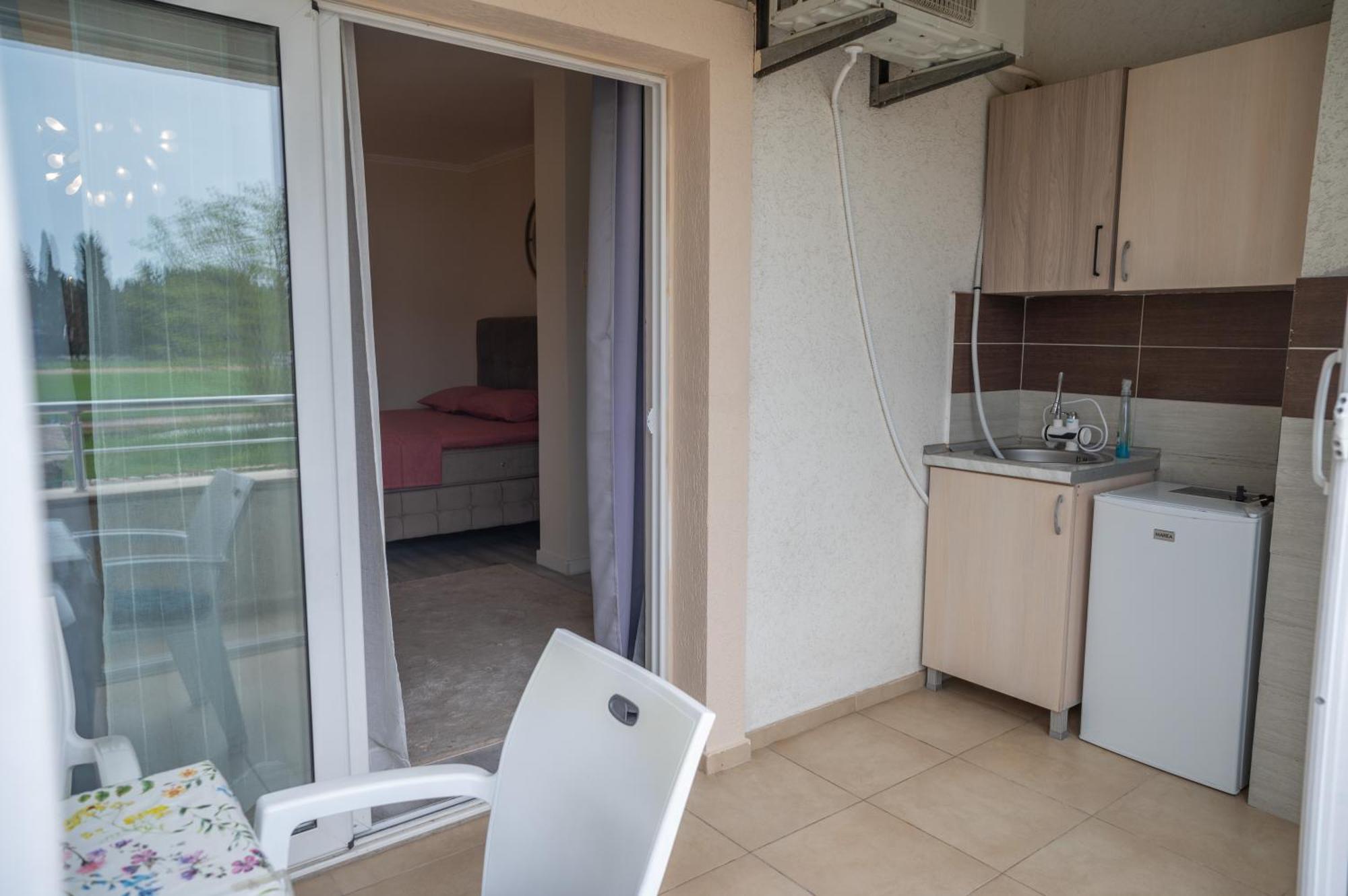 Beach Walk Apartments Улцинь Экстерьер фото